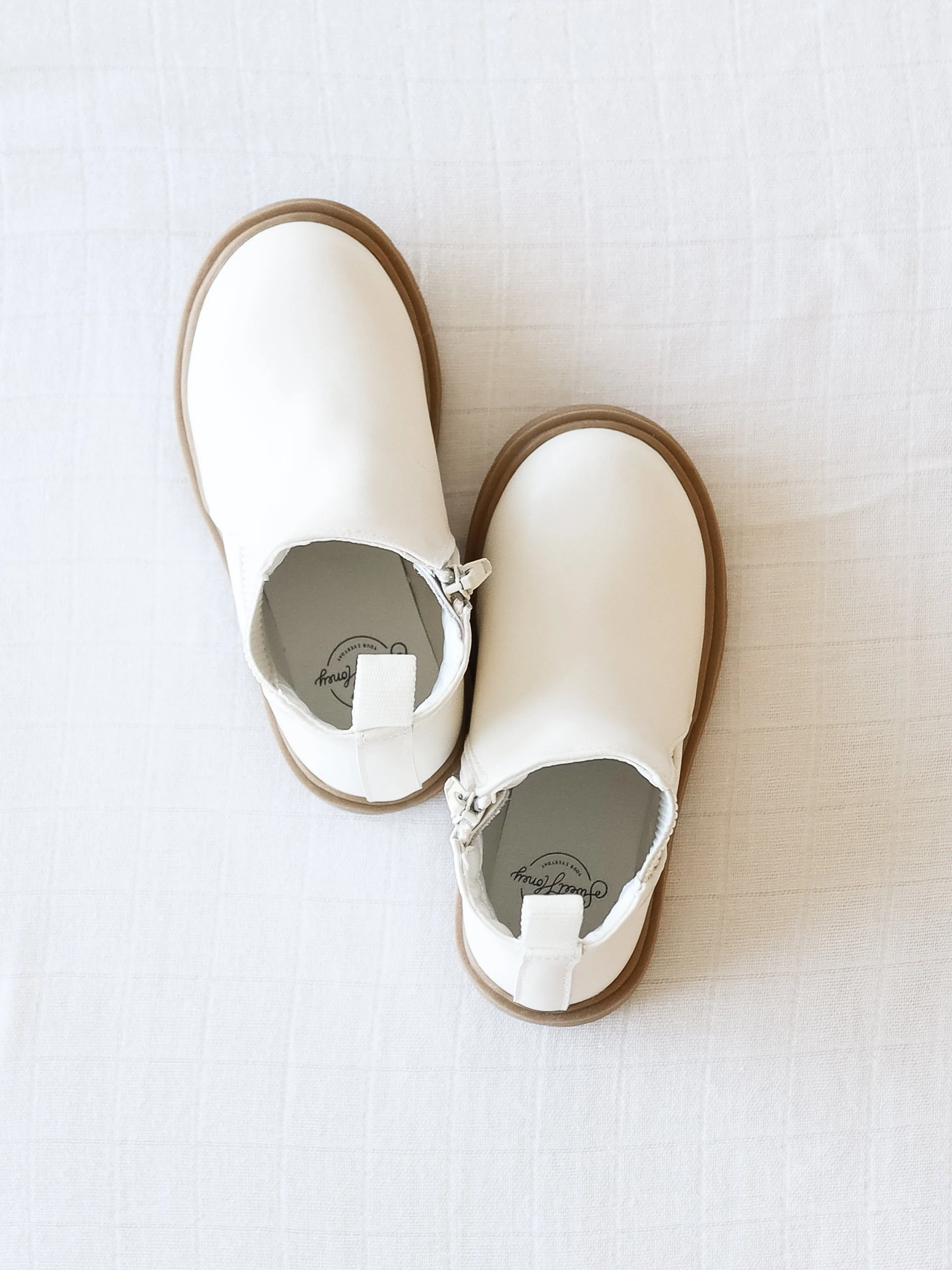 Chelsea Boots - Ivory