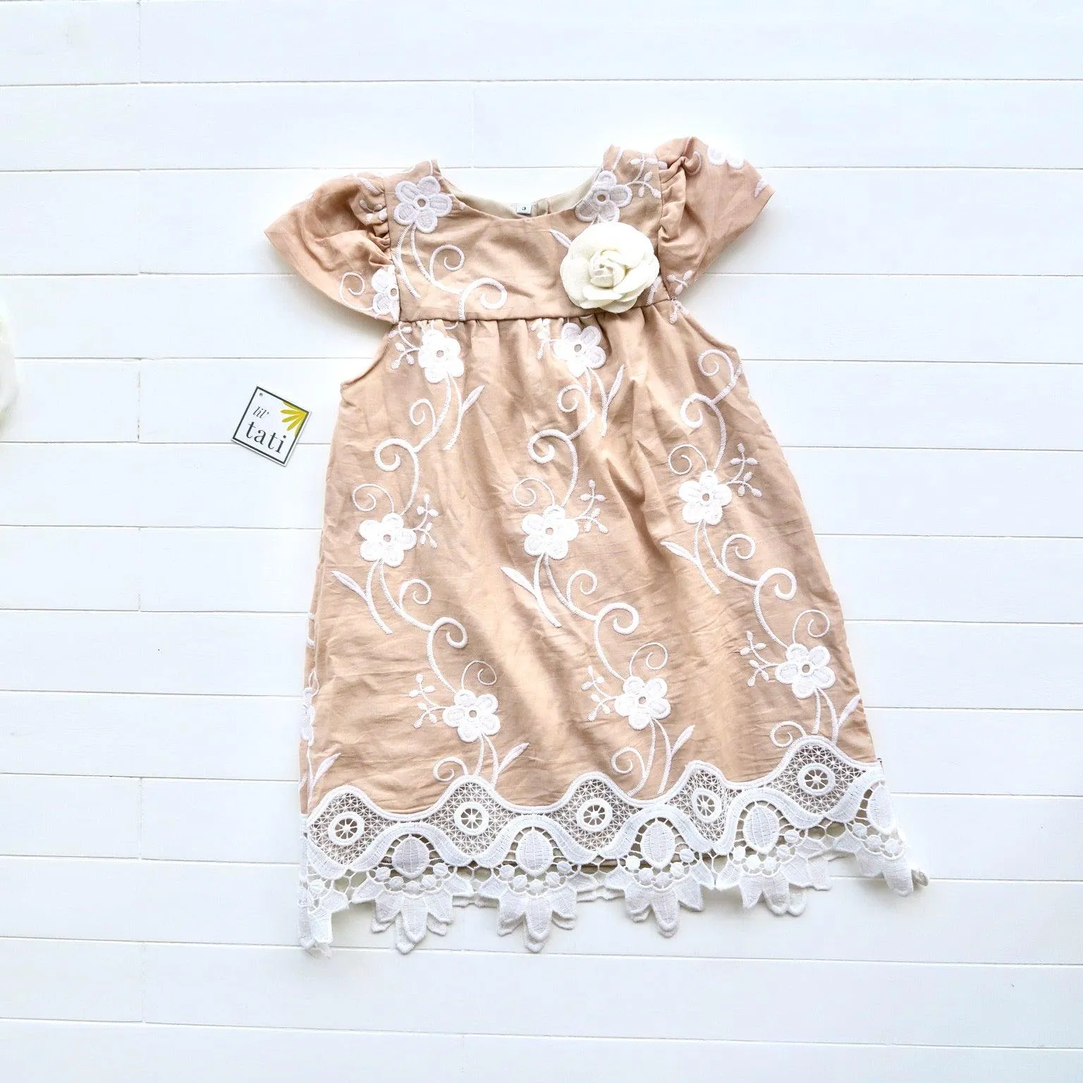 Magnolia Dress in Beige Fancy Lace